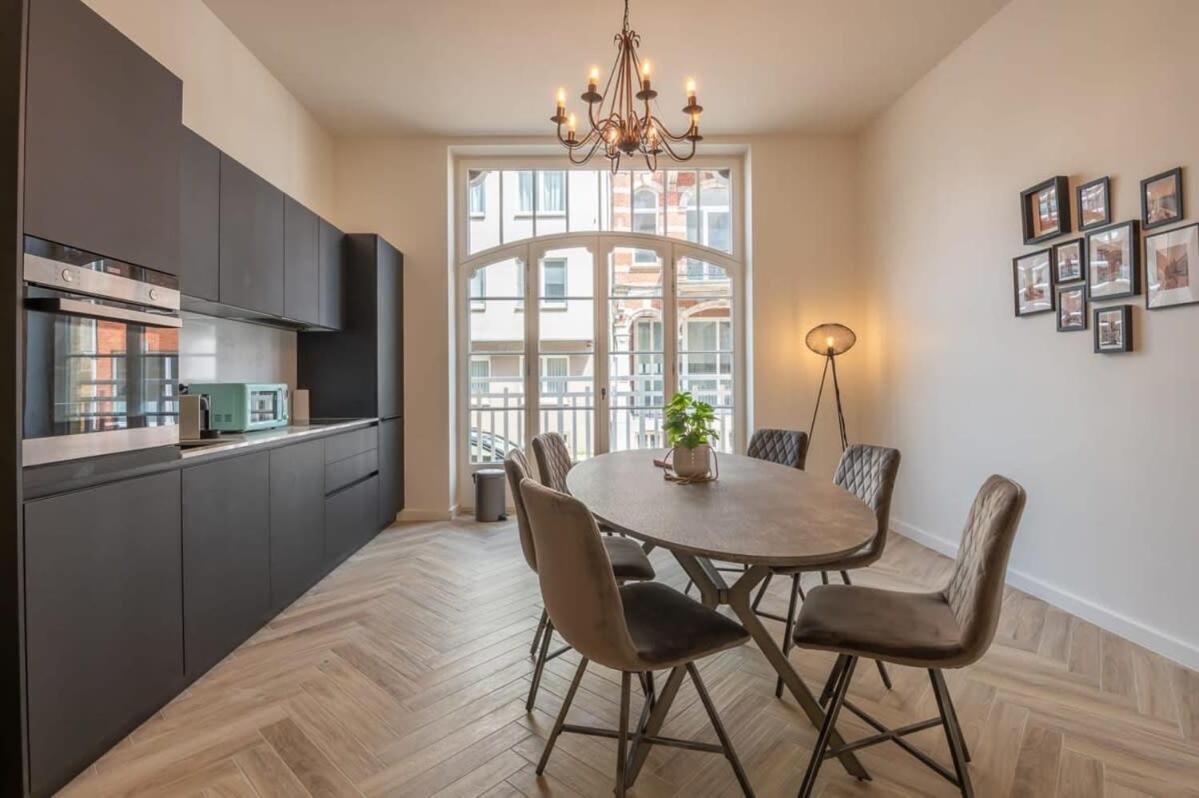 Appartement Beautiful Renovated In An Authentic Building Oostende
